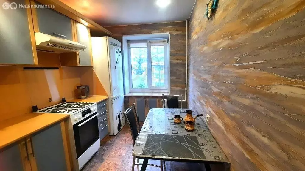 3-комнатная квартира: Великий Новгород, проспект Александра Корсунова, ... - Фото 1