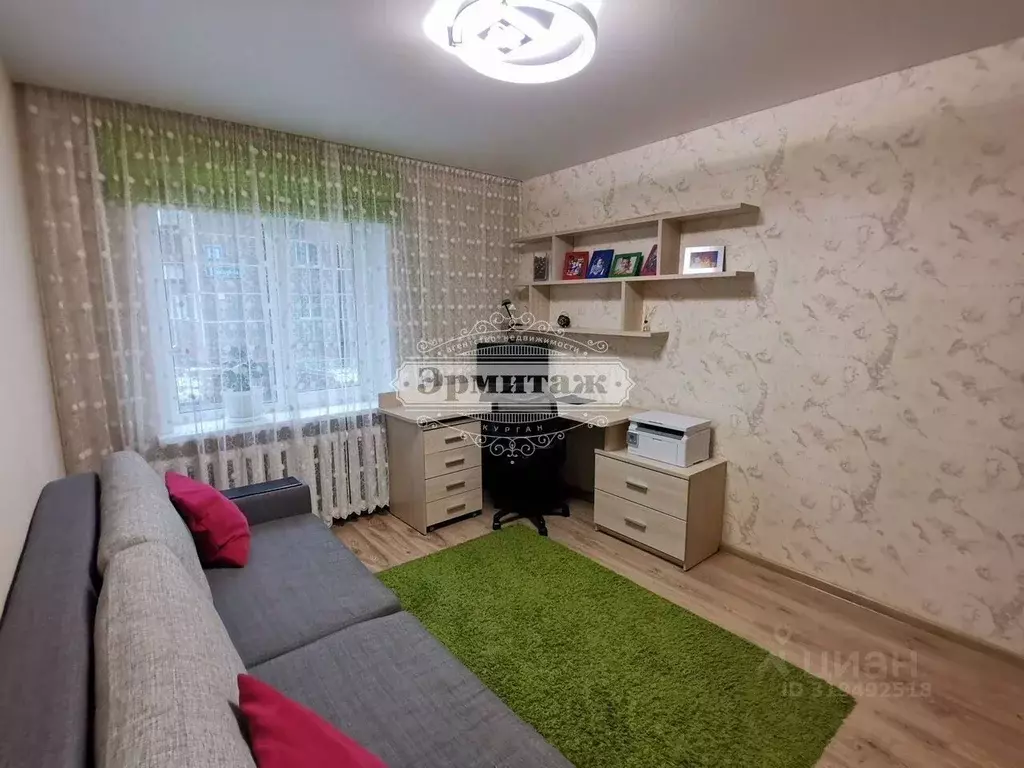 3-к кв. Курганская область, Курган Заозерный жилрайон, 1-й мкр, 13 ... - Фото 1