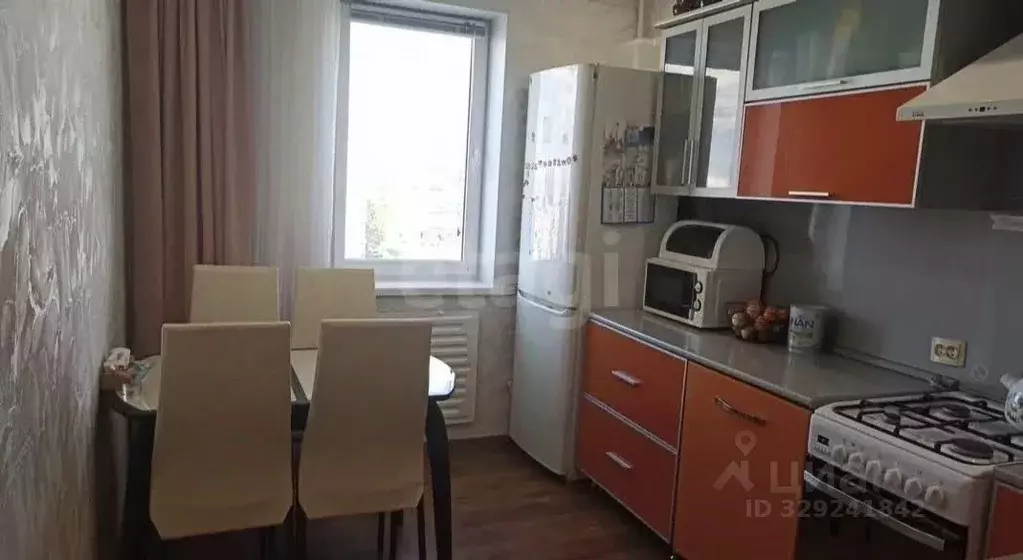 3-к кв. Башкортостан, Ишимбай Стахановская ул., 18А (66.5 м) - Фото 1