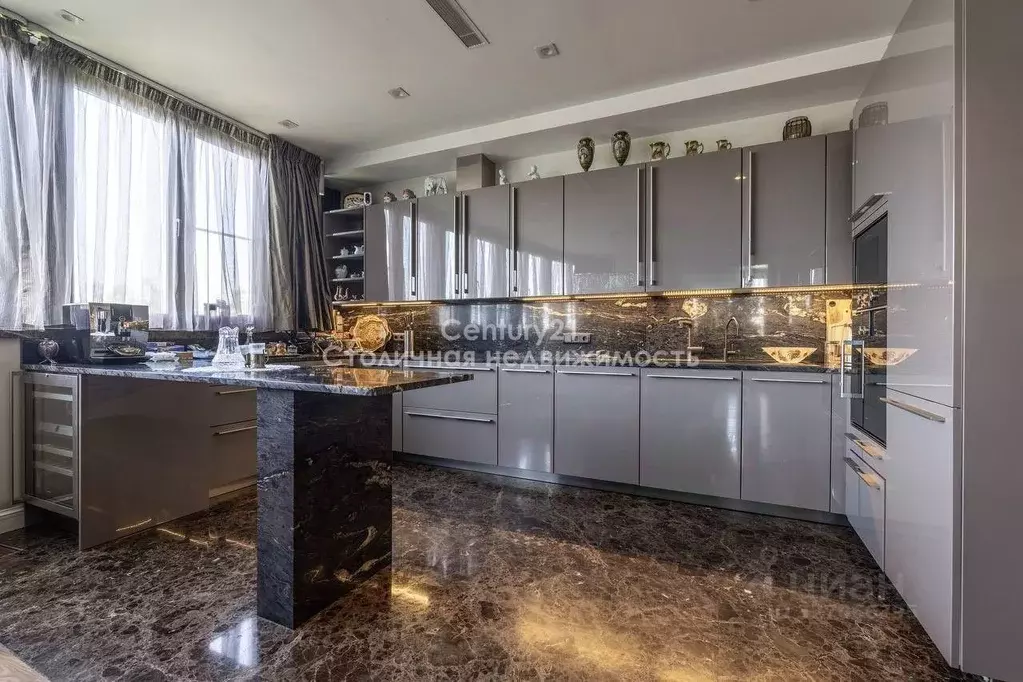 4-к кв. Москва ул. Кутузова, 11К4 (187.5 м) - Фото 0