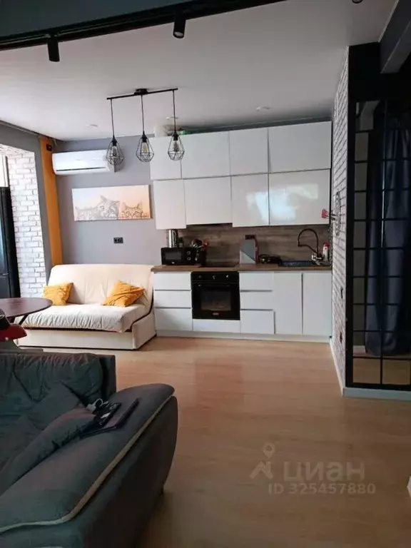 Студия Краснодарский край, Краснодар ул. Летчика Позднякова, 2к2 (37.4 ... - Фото 1