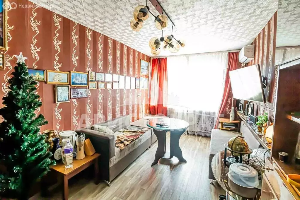 3-комнатная квартира: Владивосток, улица Гамарника, 22 (62 м) - Фото 1