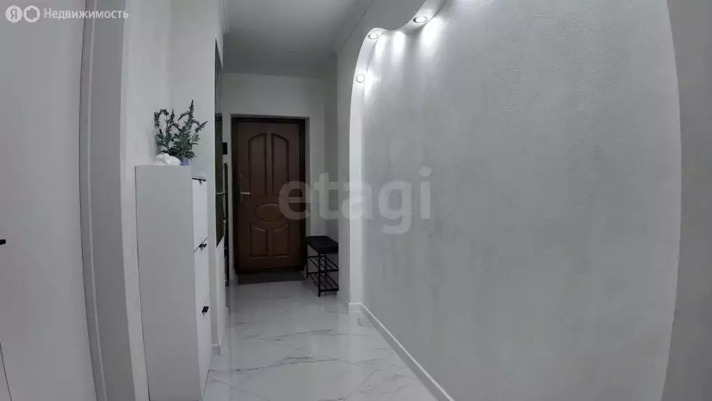 3-комнатная квартира: Оренбург, улица Кима, 6/1 (90.5 м) - Фото 0