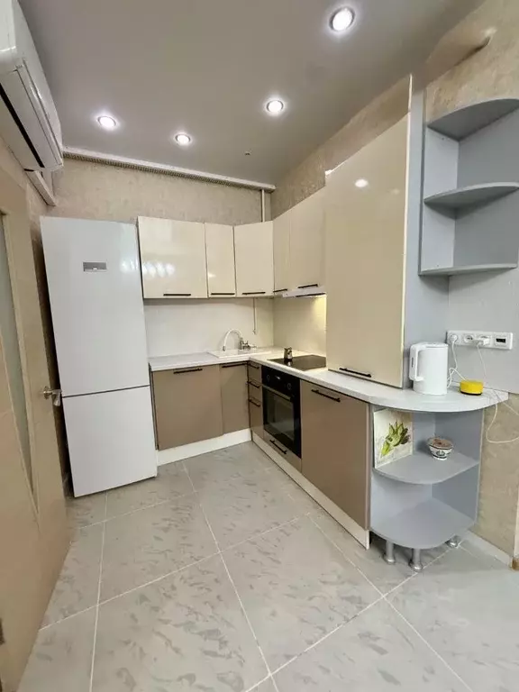 3-к кв. Краснодарский край, Сочи Центральный мкр, ул. Первомайская, 13 ... - Фото 1