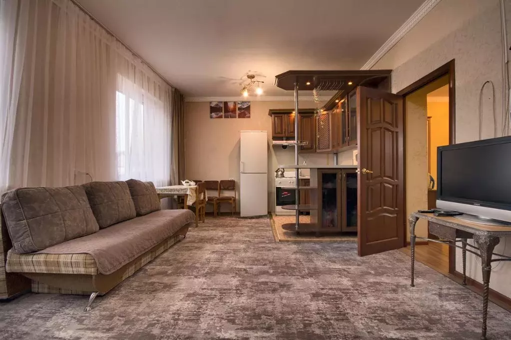 Дом в Кабардино-Балкария, Нальчик Кабардинская ул., 113 (100 м) - Фото 1