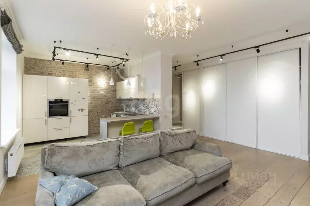 4-к кв. Тюменская область, Тюмень ул. Раушана Абдуллина, 3 (102.5 м) - Фото 1