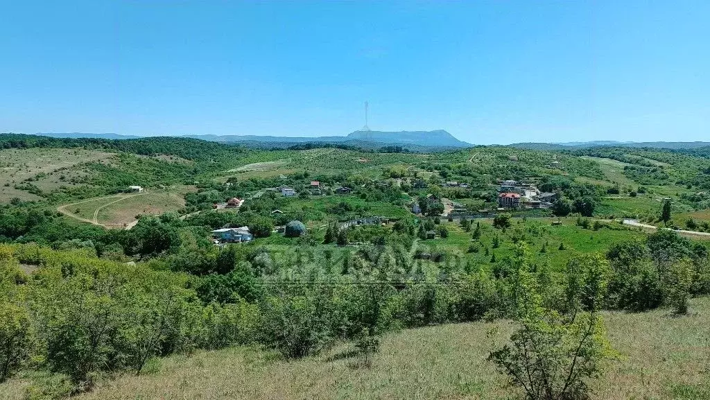 Участок в Крым, Симферопольский район, Перовское с/пос, с. Клиновка ... - Фото 2