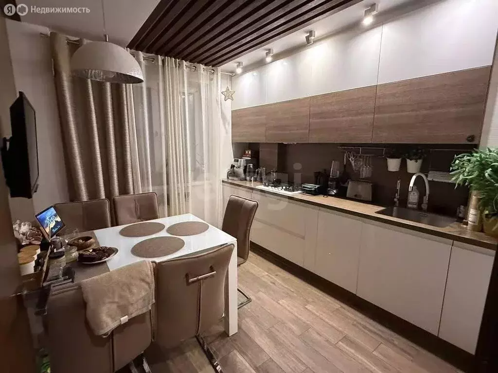 3-комнатная квартира: Пермь, улица Сигаева, 12 (66.6 м) - Фото 1