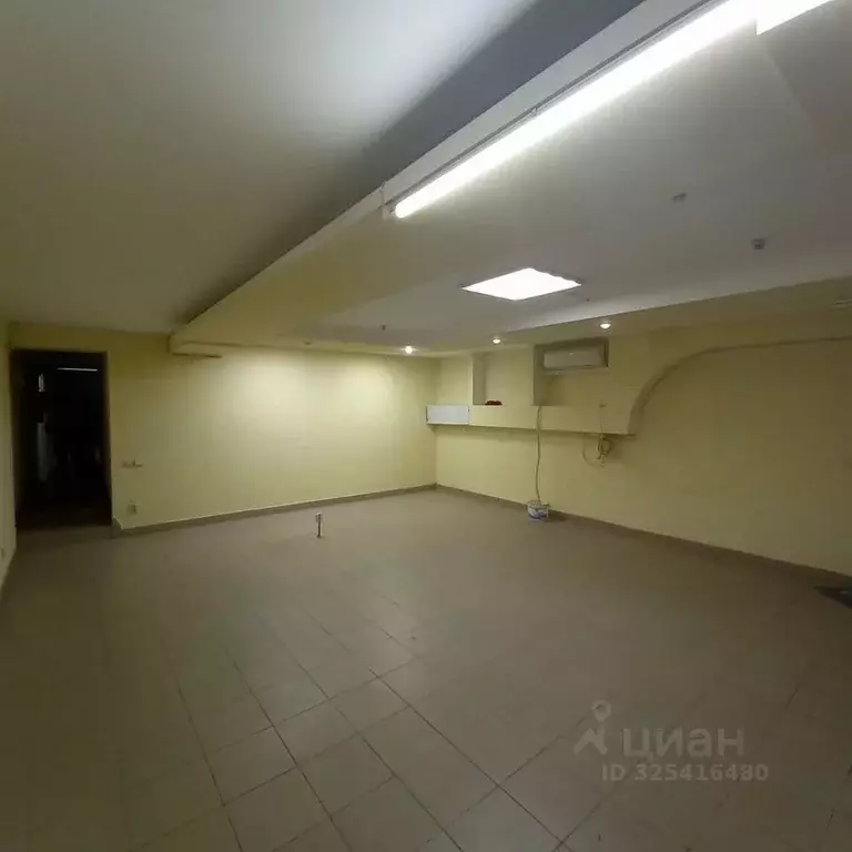 Помещение свободного назначения в Крым, Симферополь ул. ... - Фото 1