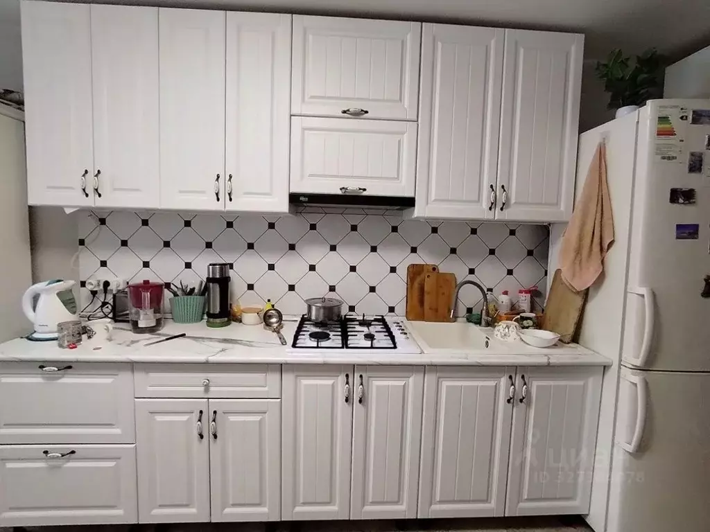 Дом в Волгоградская область, Калачевский район, Ильевское с/пос, пос. ... - Фото 1