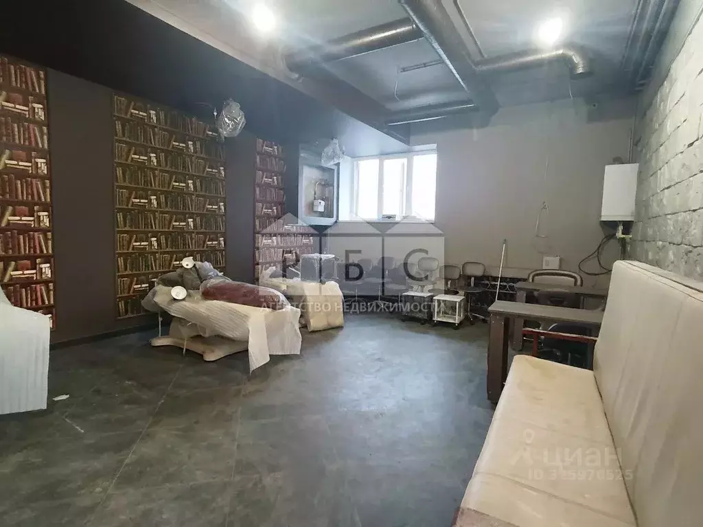 Помещение свободного назначения в Саратовская область, Саратов ул. ... - Фото 1