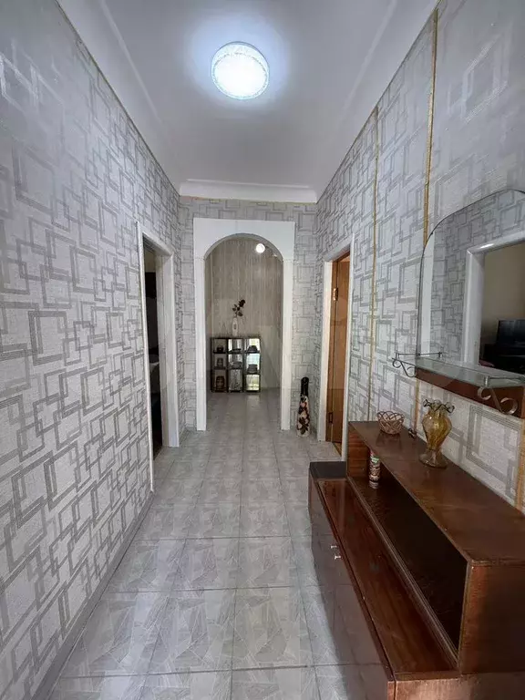 2-к. квартира, 55 м, 1/3 эт. - Фото 1