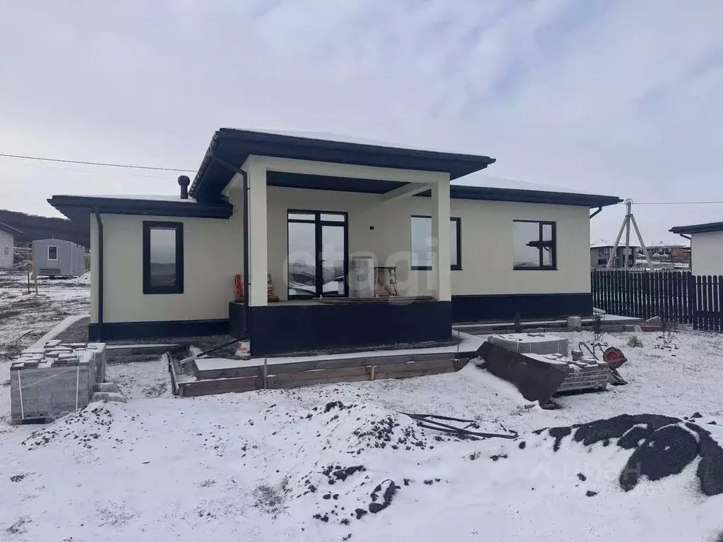 Дом в Крым, Симферопольский район, Добровское с/пос, с. Краснолесье ... - Фото 1