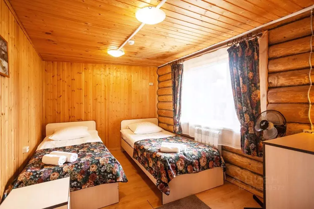 Комната Псковская область, Пушкиногорье городское поселение, д. ... - Фото 0
