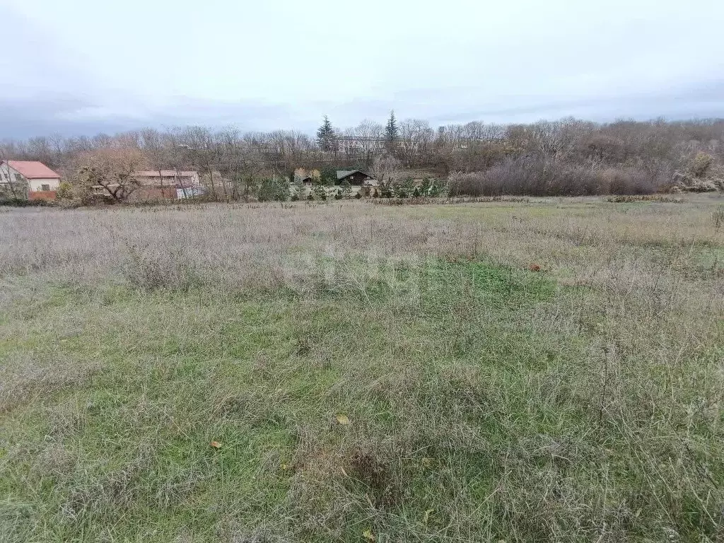 Участок в Крым, Симферопольский район, Добровское с/пос, с. ... - Фото 1