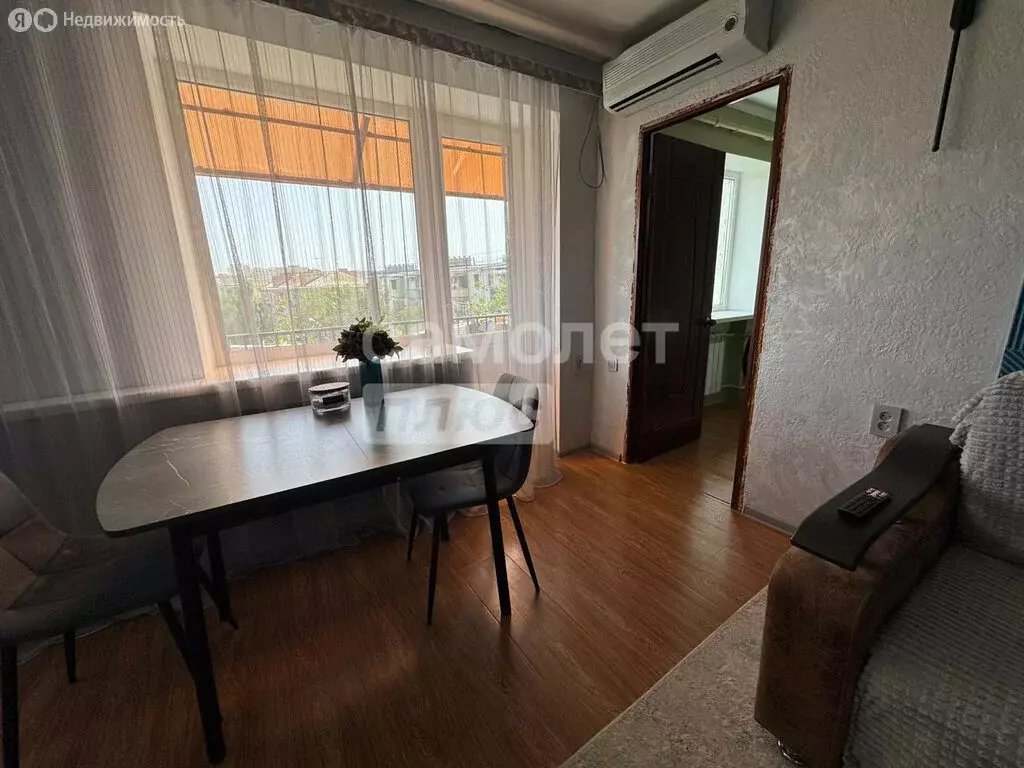 3-комнатная квартира: Астрахань, улица Анри Барбюса, 36 (56 м) - Фото 1