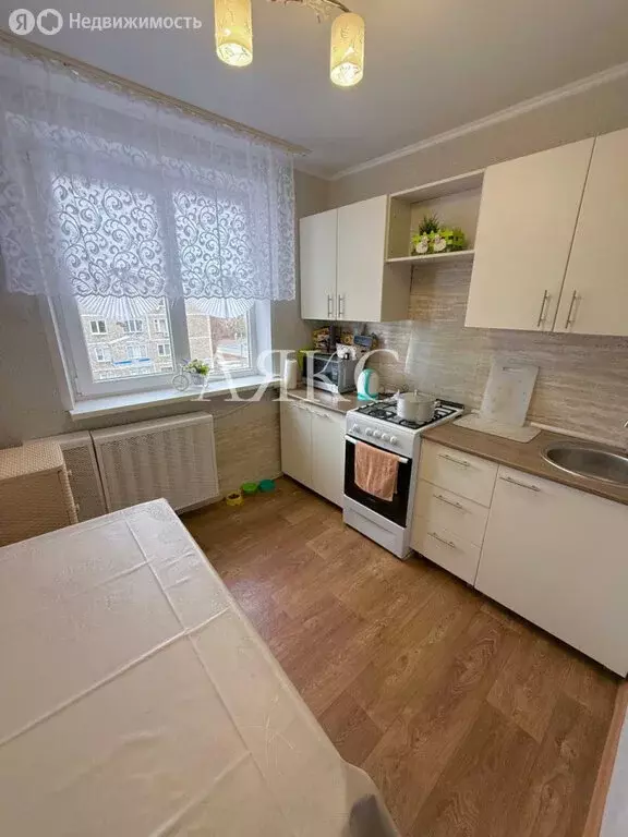 3-комнатная квартира: Ишимбай, проспект Ленина, 13 (58.4 м) - Фото 2