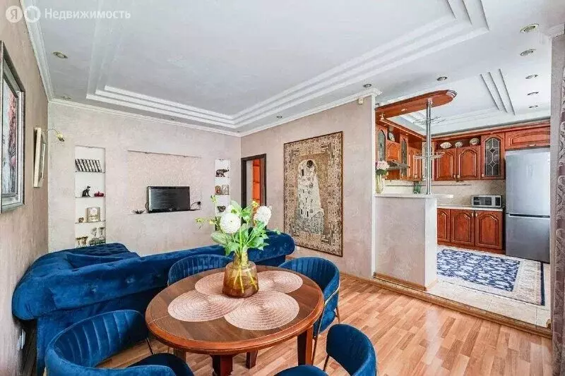 3-комнатная квартира: Калининград, улица Багратиона, 115 (72.2 м) - Фото 1