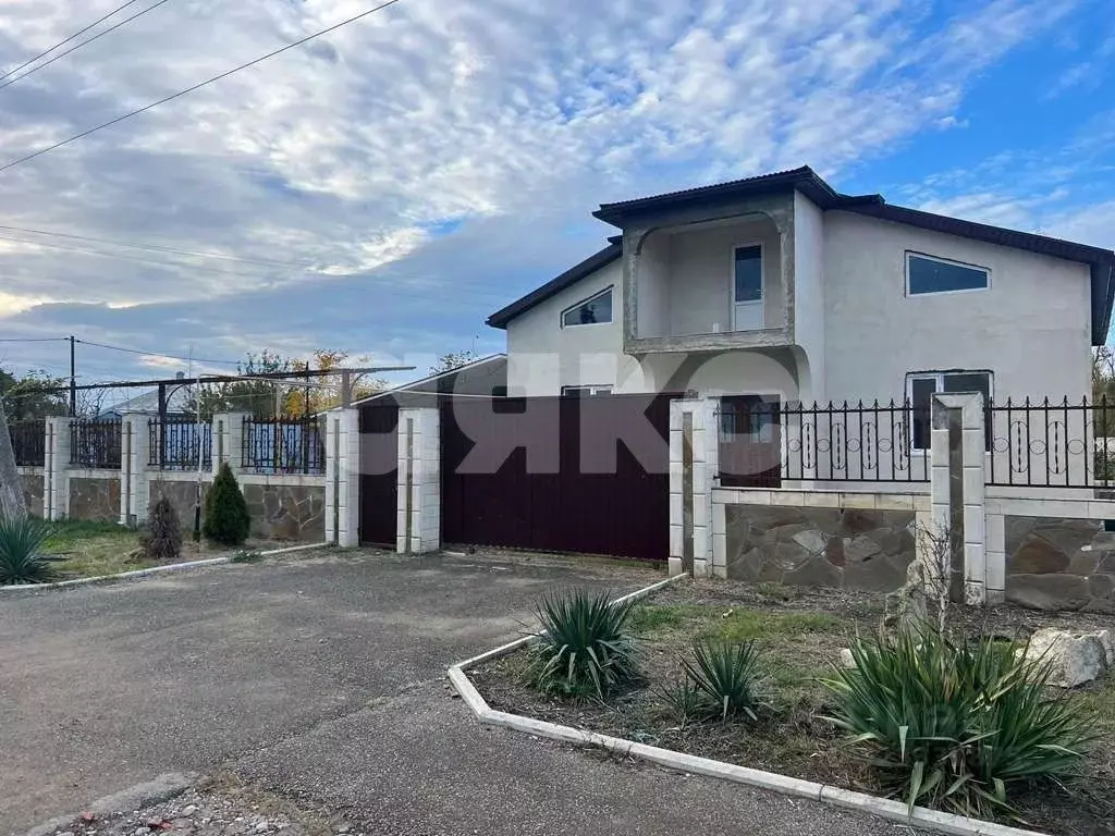 Дом в Краснодарский край, Отрадная ст-ца ул. Горького, 24 (216 м) - Фото 1