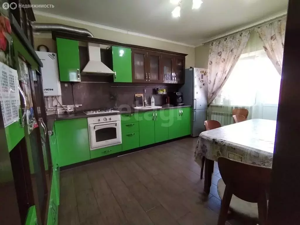 Дом в Батайск, Молдавская улица (100 м) - Фото 1