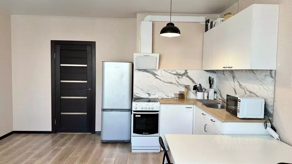 Студия Красноярский край, Красноярск ул. Петра Подзолкова, 26 (30.0 м) - Фото 1