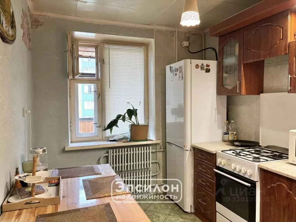 3-к кв. Курская область, Курск просп. Хрущева, 26 (58.0 м) - Фото 1