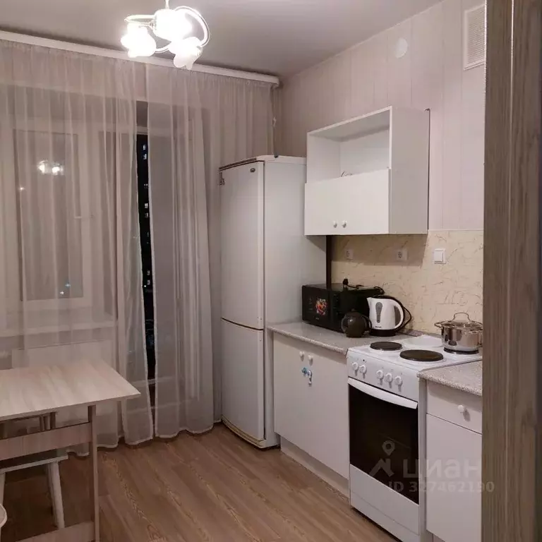 1-к кв. Татарстан, Казань ул. Рауиса Гареева, 96 (40.0 м) - Фото 1