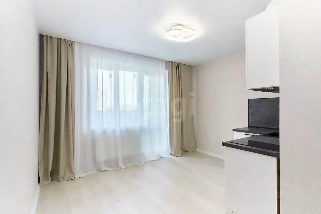 Студия Тюменская область, Тюмень Интернациональная ул., 199 (23.0 м) - Фото 1