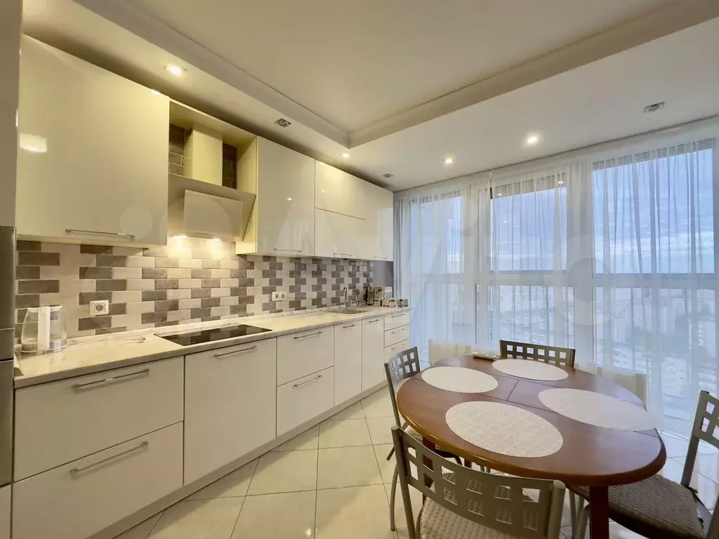 2-к. квартира, 70 м, 20/25 эт. - Фото 1