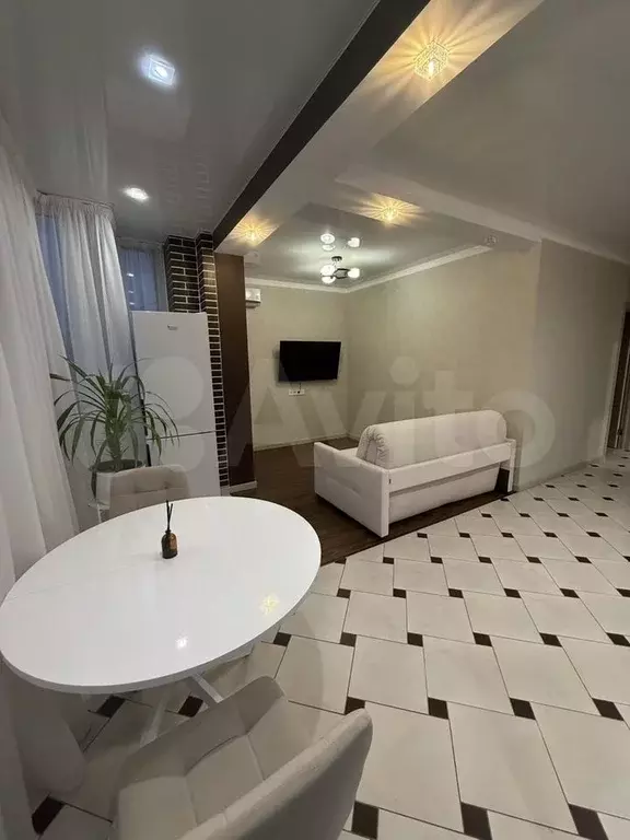 1-к. квартира, 42 м, 4/6 эт. - Фото 1