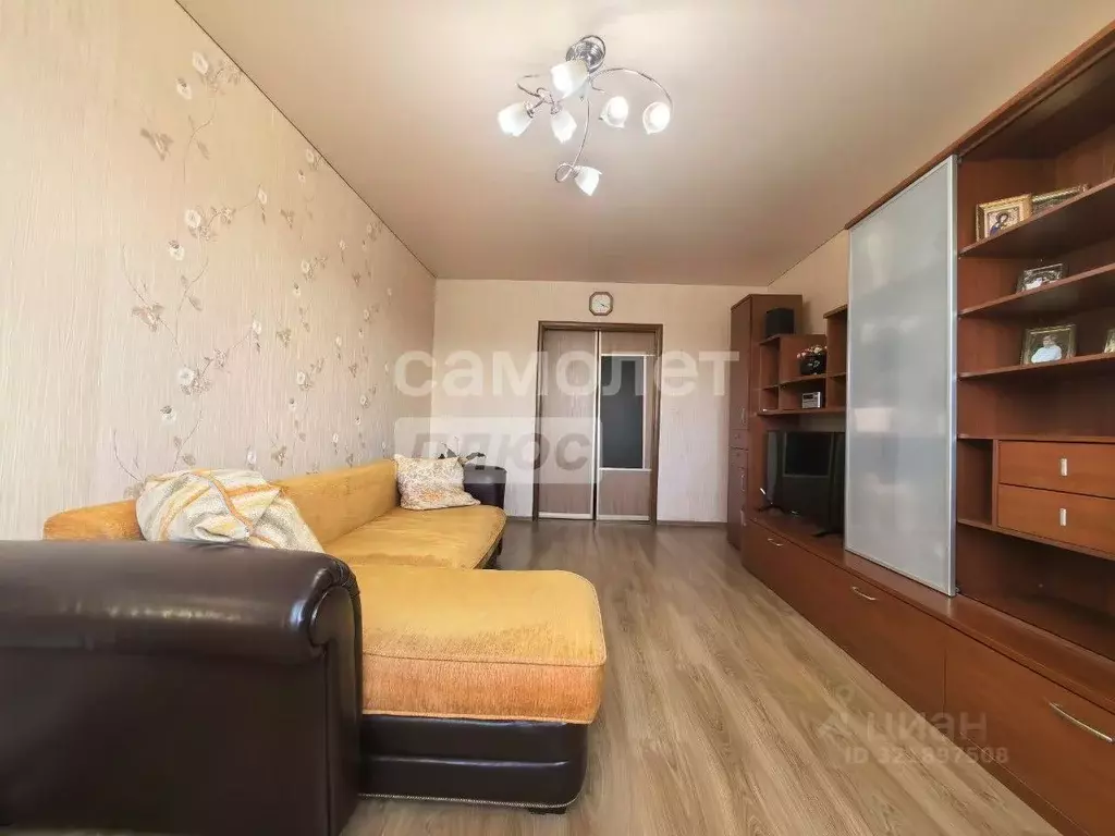 3-к кв. Волгоградская область, Волгоград ул. Менжинского, 27 (66.5 м) - Фото 2