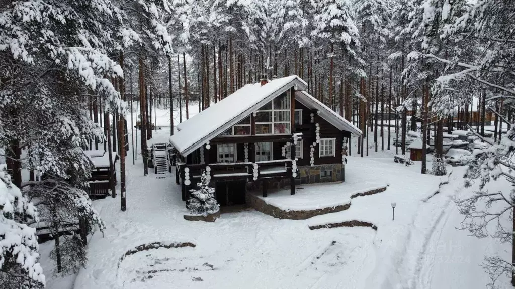 Дом в Карелия, Медвежьегорск ул. Чкалова, 25 (300 м) - Фото 0