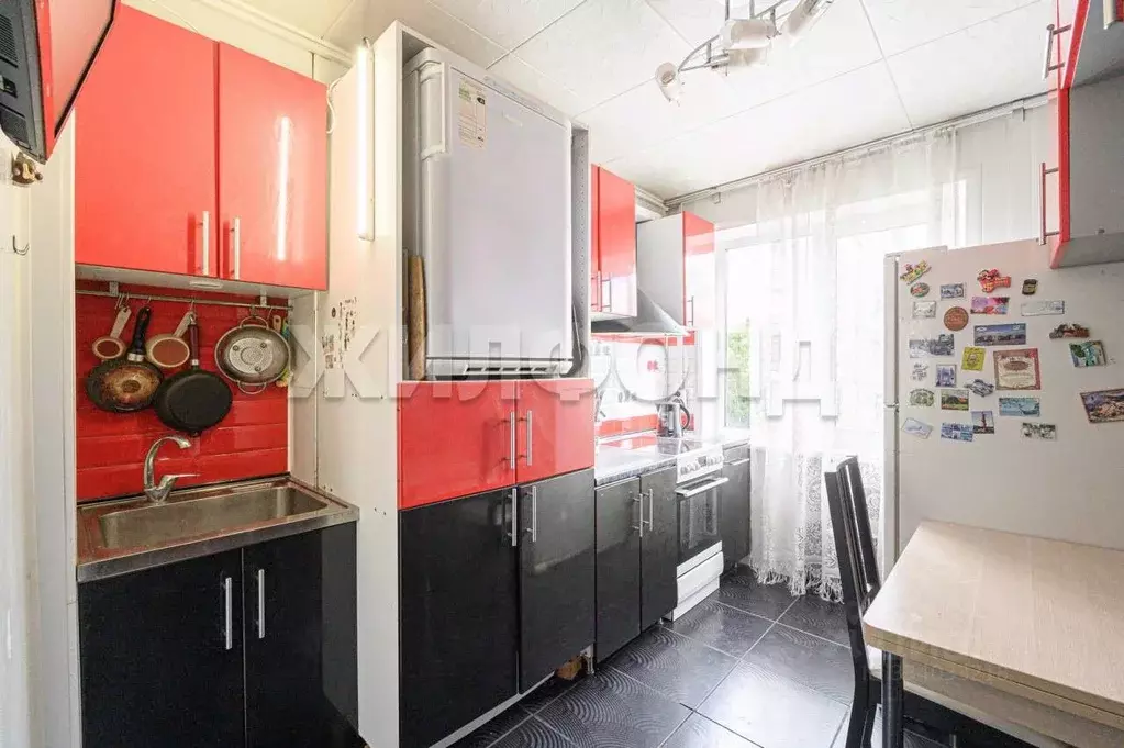 4-к кв. Новосибирская область, Новосибирск Троллейная ул., 160 (71.2 ... - Фото 1