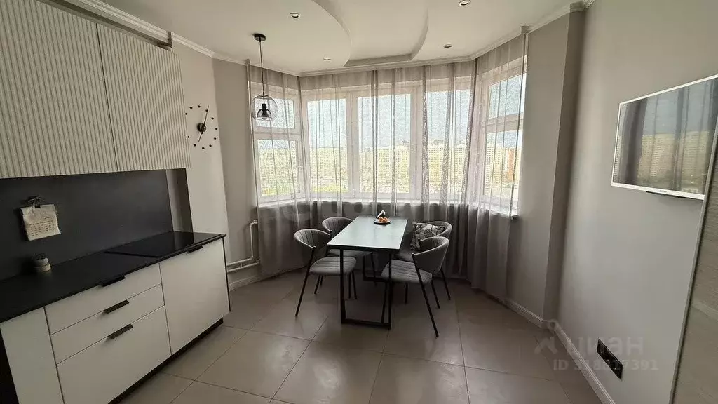 4-к кв. Москва просп. Защитников Москвы, 14 (85.0 м) - Фото 1