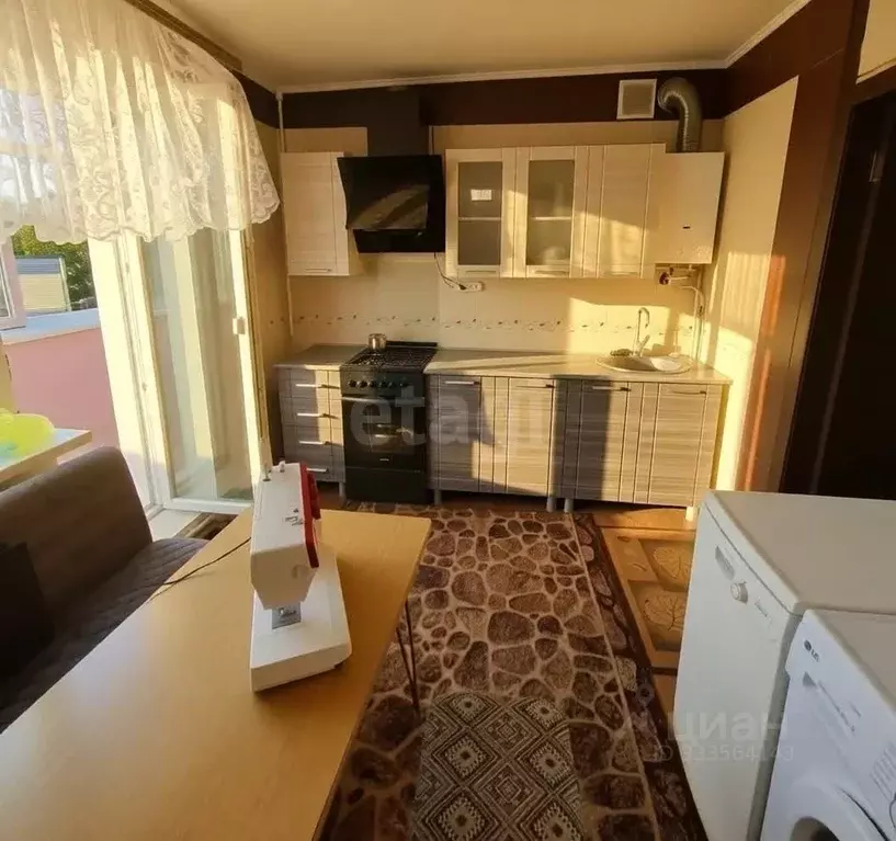 2-к кв. Крым, Феодосия ул. Челнокова, 82 (51.8 м) - Фото 1
