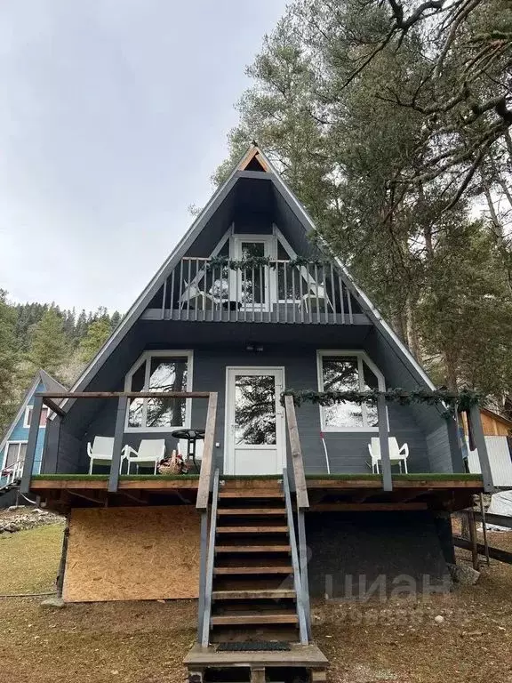 Дом в Карачаево-Черкесия, Зеленчукский район, с. Архыз ул. Белая (54 ... - Фото 1