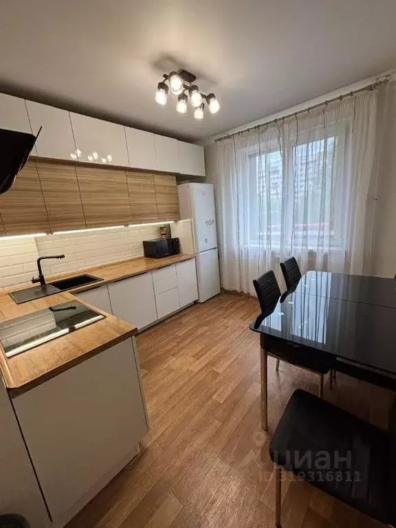 2-к кв. Татарстан, Казань ул. Хусаина Мавлютова, 42 (68.0 м) - Фото 1