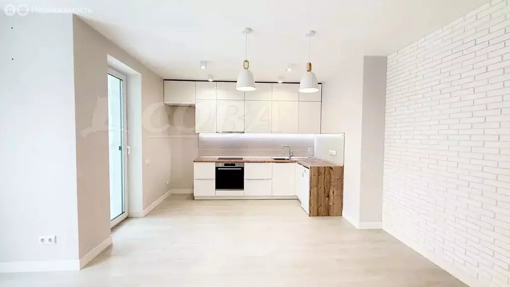 2-комнатная квартира: Тюмень, улица 50 лет Октября, 57Ак1 (78.2 м) - Фото 2