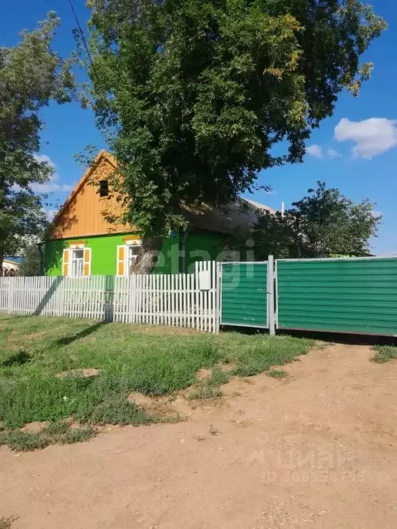 Дом в Оренбургская область, Александровский район, Ждановский ... - Фото 0