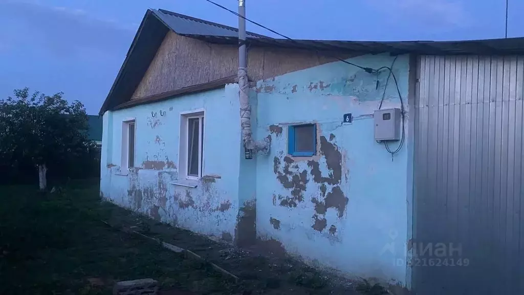 Дом в Саратовская область, Энгельсский район, Безымянское ... - Фото 1