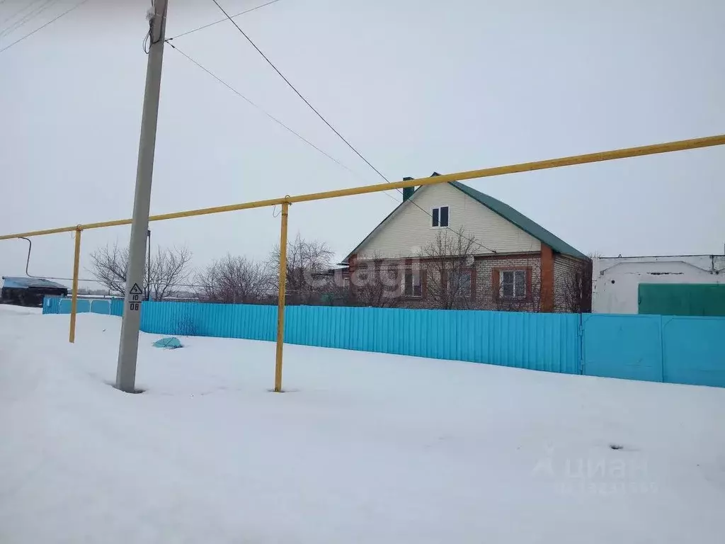 Дом в Челябинская область, Троицкий район, с. Бобровка Школьная ул. ... - Фото 1