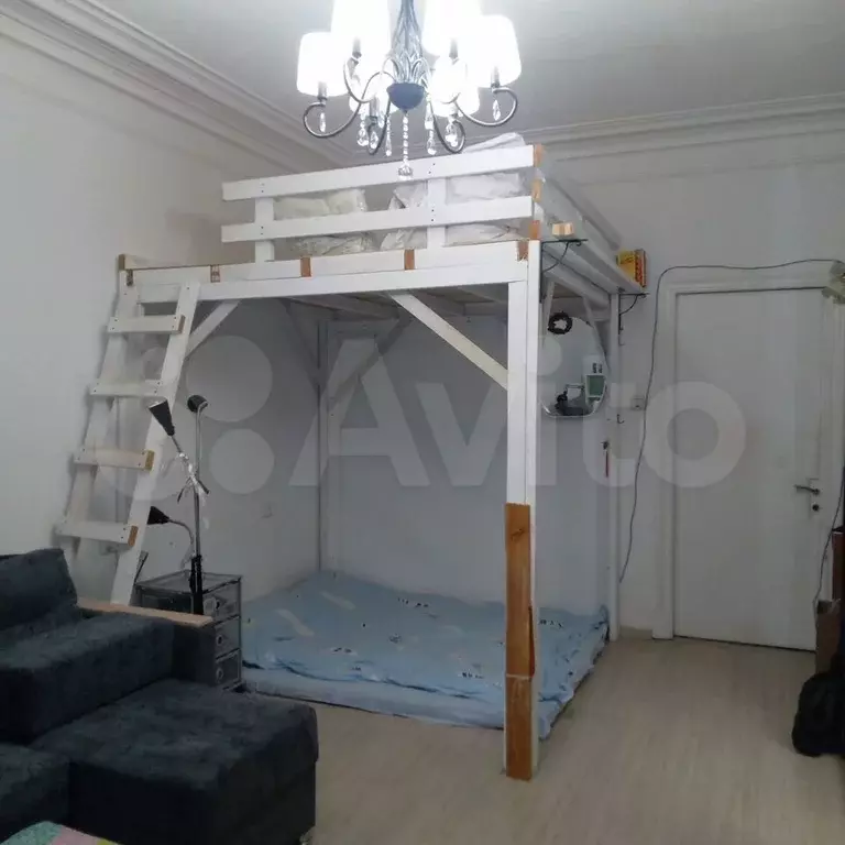 Комната 25 м в 4-к., 2/5 эт. - Фото 1