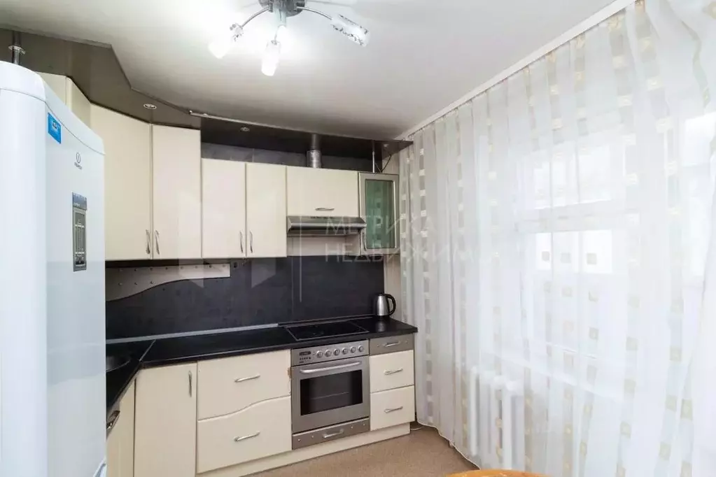 2-к кв. Тюменская область, Тюмень ул. Николая Семенова, 27к3 (63.0 м) - Фото 1