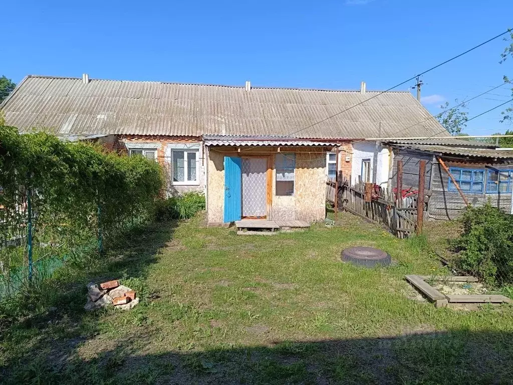 Дом в Саратовская область, Красноармейск муниципальное образование, с. ... - Фото 1