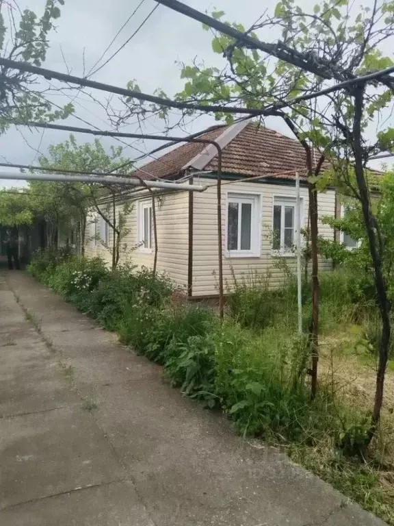 Дом в Ставропольский край, Георгиевский муниципальный округ, Незлобная ... - Фото 1