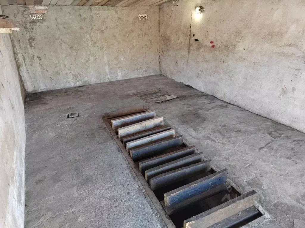 Гараж в Ленинградская область, Ивангород Кингисеппский район,  (28 м) - Фото 1