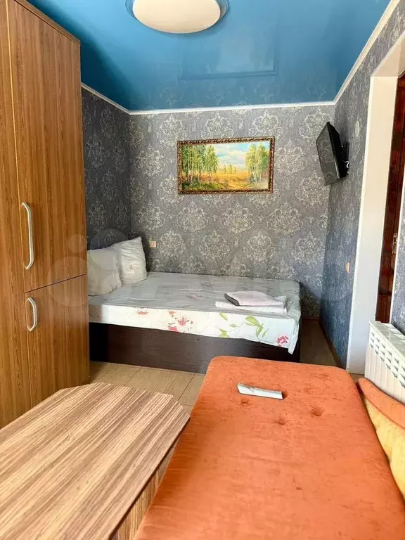 Комната 25 м в 1-к., 1/4 эт. - Фото 0
