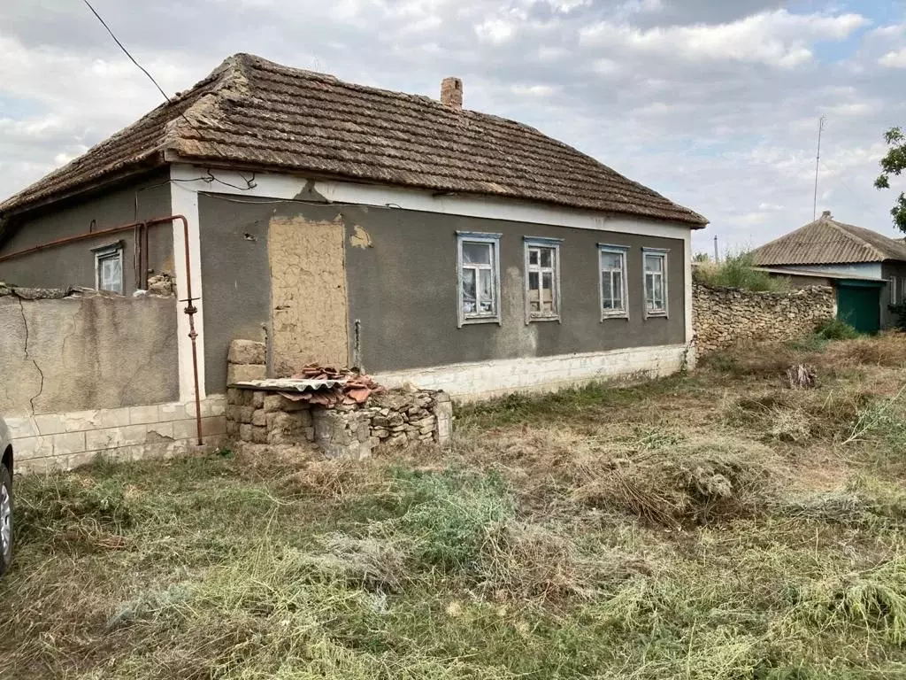 Дом в Ставропольский край, Александровский муниципальный округ, с. ... - Фото 1