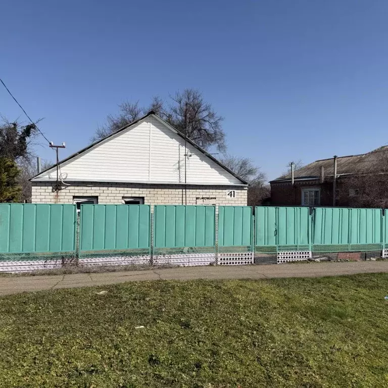 Дом в Краснодарский край, Тихорецк Краснознаменная ул., 41 (56 м) - Фото 1