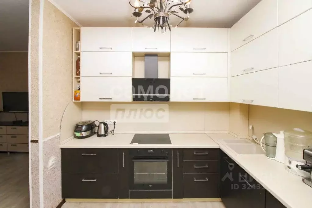 3-к кв. Ханты-Мансийский АО, Сургут Югорская ул., 38/1 (67.8 м) - Фото 1